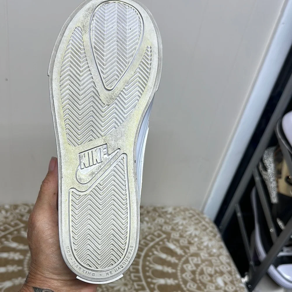 Nike White Athletic Shoes Classic Design - Picture 9 of 15